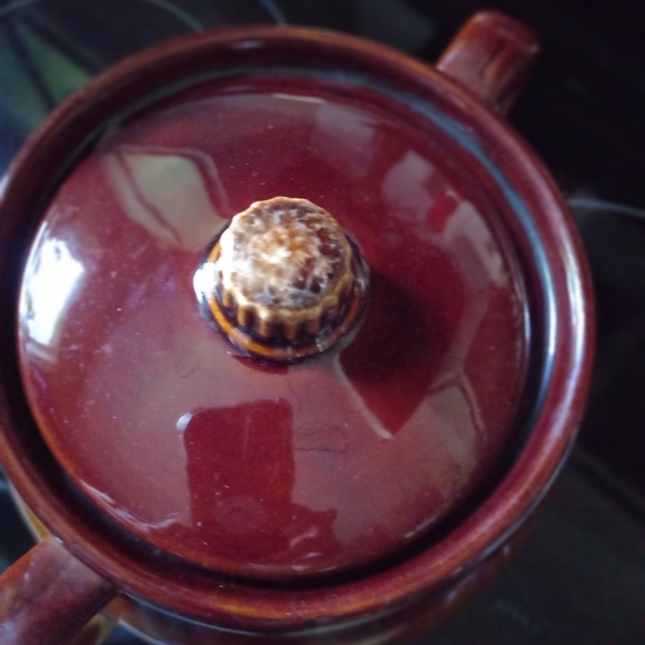 Vintage ceramic bean Pot - Picture 2 of 5